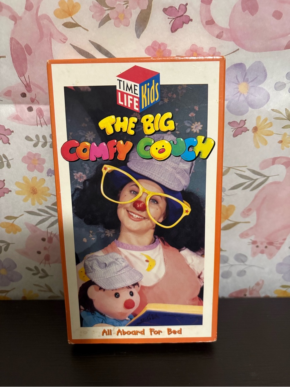 Vintage 1995. Big Comfy Couch The All Aboard for Bed VHS. Preowned.